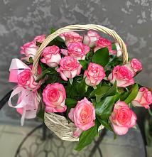 Цветочная композиция из Розы в корзине #REPLACE_PRED# Лоскутово