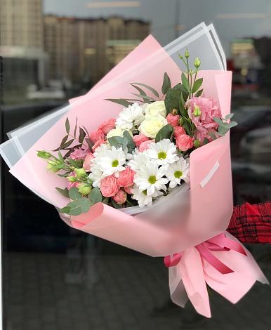 Букет цветов из: Розы, Лизиантусы и Хризантемы в Лоскутово