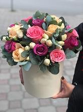 Цветочная композиция из Розы в шляпной коробке в Лоскутово